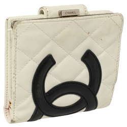 مملوكة مسبقًا Chanel White/Black Quilted Leather Cambon Ligne Wallet