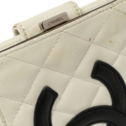 مملوكة مسبقًا Chanel White/Black Quilted Leather Cambon Ligne Wallet