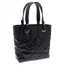 Pre Owned حقيبة شانيل بيتي باريس بياريتز شوبنغ جلد أسود لامع مبطن 