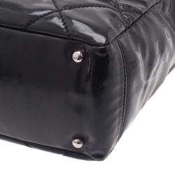 Pre Owned حقيبة شانيل بيتي باريس بياريتز شوبنغ جلد أسود لامع مبطن 