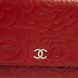 مملوكة مسبقًا Chanel Red Leather Camellia Wallet On Chain