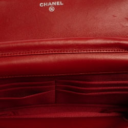 مملوكة مسبقًا Chanel Red Leather Camellia Wallet On Chain