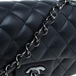 Pre Owned حقيبة يد شانيل نيو ميني كلاسيك بق لاب واحد جلد مبطن سوداء 