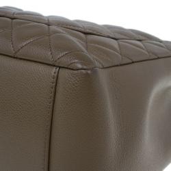 مملوكة مسبقًا حقيبة شانيل جراند شوبر جلد كافيار بيج GST