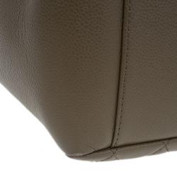 مملوكة مسبقًا حقيبة شانيل جراند شوبر جلد كافيار بيج GST