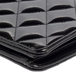 مملوكة مسبقًا Chanel Black Quilted Patent Leather Flap Long Wallet