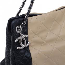 مملوكة مسبقًا Chanel Beige/black Lambskin Leather Shopping Tote Bag