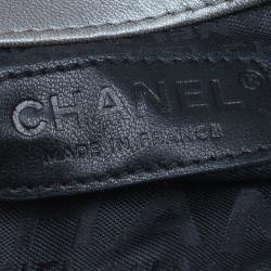 Pre Owned حقيبة يد شانيل مادمويزيل لوك إيفننج بغطاء جلد فضية