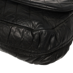 Pre Owned Chanel Black Quilted Pleats Leather Flap CC Charm Hobo