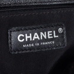Pre Owned Chanel Black Quilted Leather New Medium Boy Flap Top Handle Bag