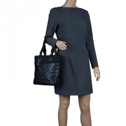 Pre Owned حقيبة شوبنغ شانيل بتيت باريس بيارتز تقسيمات كانفاس مقوى أسود