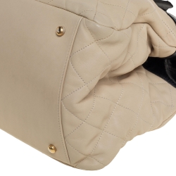 مملوكة مسبقًا Chanel Beige/Black Quilted Leather In The Mix Shopping Tote 