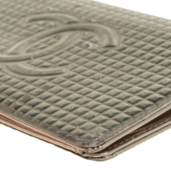 مملوكة مسبقًا Chanel Metallic Gold Cube Quilted Leather CC Bifold Wallet