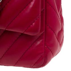 مملوكة مسبقًا حقيبة يد شانيل طية أمامية كلاسيك تقسيمات شيفرون جلد متوسطة 