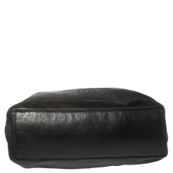 مملوكة مسبقًا حقيبة يد توتس شانيل حلقة تورتويس سي سي جلد سوفت أسود 