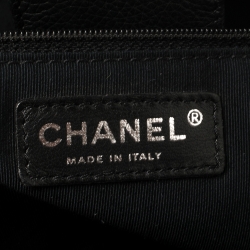 Pre Owned حقيبة يد شانيل "سيرف إكساكتيف" جلد أسود