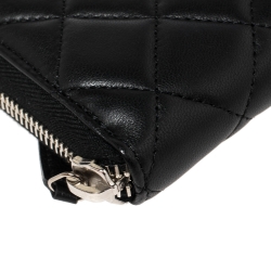 Pre Owned Chanel Black Quilted Leather CC Zip Around Wallet
