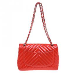 Pre Owned حقيبة يد شانيل كلاسيك جامبو تقسيمات شيفرون جلد لامع وردي محمر 