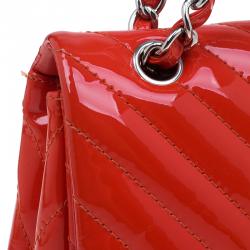 Pre Owned حقيبة يد شانيل كلاسيك جامبو تقسيمات شيفرون جلد لامع وردي محمر 