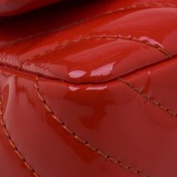 Pre Owned حقيبة يد شانيل كلاسيك جامبو تقسيمات شيفرون جلد لامع وردي محمر 