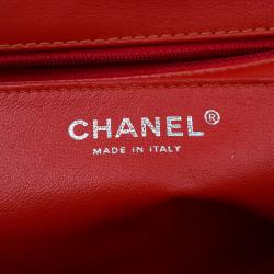 Pre Owned حقيبة يد شانيل كلاسيك جامبو تقسيمات شيفرون جلد لامع وردي محمر 
