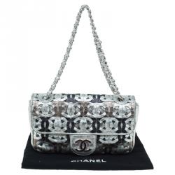 مملوكة مسبقًا Chanel Metallic Silver Leather CC Cutout Flap Handbag