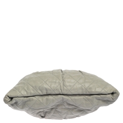 مملوكة مسبقًا حقيبة شانيل إطار شيك جلد مبطن اريدسنت رمادي فاتح