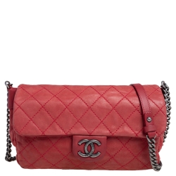 Pre Owned Chanel Red Quilted Iridescent Leather CC Flap Crossbody Bag