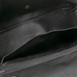 Pre Owned حقيبة شانيل ماكسي كلاسيك جلد كافيار مبطن أسود ذات قلاب 