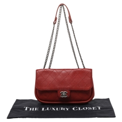Pre Owned حقيبة شانيل جلد مبطن أحمر بقلاب واحد 
