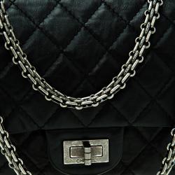 Pre Owned حقيبة شانيل ريشيو 2.55 كلاسيك 255 جلد أسود مبطن بقلاب