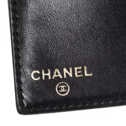 مملوكة مسبقًا  محفظة شانيل ين CC L تايمليس جلد كافيار سوداء