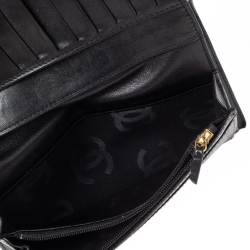 مملوكة مسبقًا  محفظة شانيل ين CC L تايمليس جلد كافيار سوداء