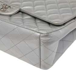 Pre Owned Chanel Silver Quilted Leather Maxi Classic Double Flap Bag