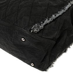 مملوكة مسبقًا حقيبة يد توتس شانيل تويد وقماش مبطن أسود غرز وايلد