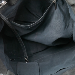 مملوكة مسبقًا حقيبة يد توتس شانيل تويد وقماش مبطن أسود غرز وايلد