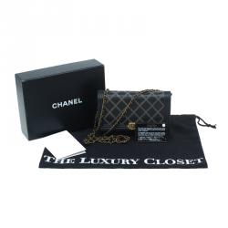 مملوكة مسبقًا محفظة شانيل بوي جلد أسود مبطن بسلسلة