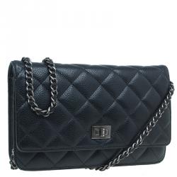 مملوكة مسبقًا محفظة شانيل جلد أسود كافيار مبطن بسلسلة
