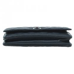 مملوكة مسبقًا محفظة شانيل جلد أسود كافيار مبطن بسلسلة