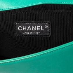 Pre Owned Chanel Green Quilted Leather Medium Boy Flap Bag