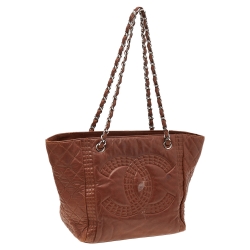 مملوكة مسبقًا حقيبة يد شانيل باريس بومباي كوكو بنغال أك ورديون جلد بني