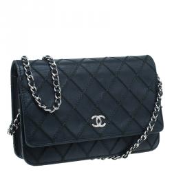 مملوكة مسبقًا محفظة شانيل كلاسيكية بسلسلة جلد مبطن سوداء