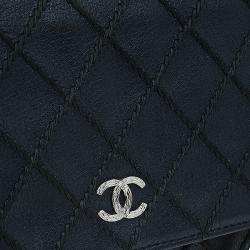 مملوكة مسبقًا محفظة شانيل كلاسيكية بسلسلة جلد مبطن سوداء