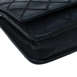 مملوكة مسبقًا محفظة شانيل كلاسيكية بسلسلة جلد مبطن سوداء