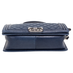 مملوكة مسبقًا Chanel Blue Quilted Leather Medium Boy Bag
