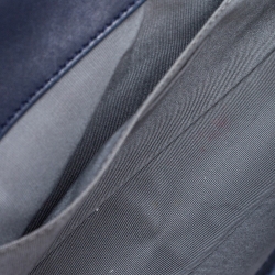 مملوكة مسبقًا Chanel Blue Quilted Leather Medium Boy Bag