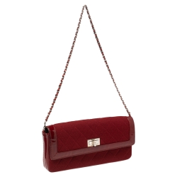 Pre Owned حقيبة كلتش شانيل سلسلة ريإيشو حافة جلد لامع وقماش مبطن أحمر داكن