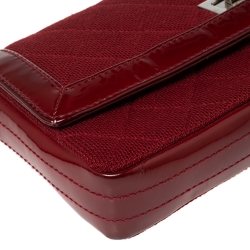 Pre Owned حقيبة كلتش شانيل سلسلة ريإيشو حافة جلد لامع وقماش مبطن أحمر داكن