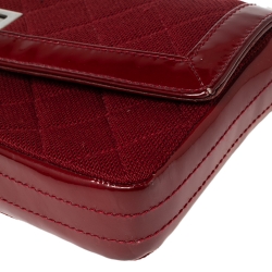 Pre Owned حقيبة كلتش شانيل سلسلة ريإيشو حافة جلد لامع وقماش مبطن أحمر داكن