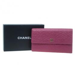 مملوكة مسبقًا Chanel Pink Lambskin Camellia Flap Wallet